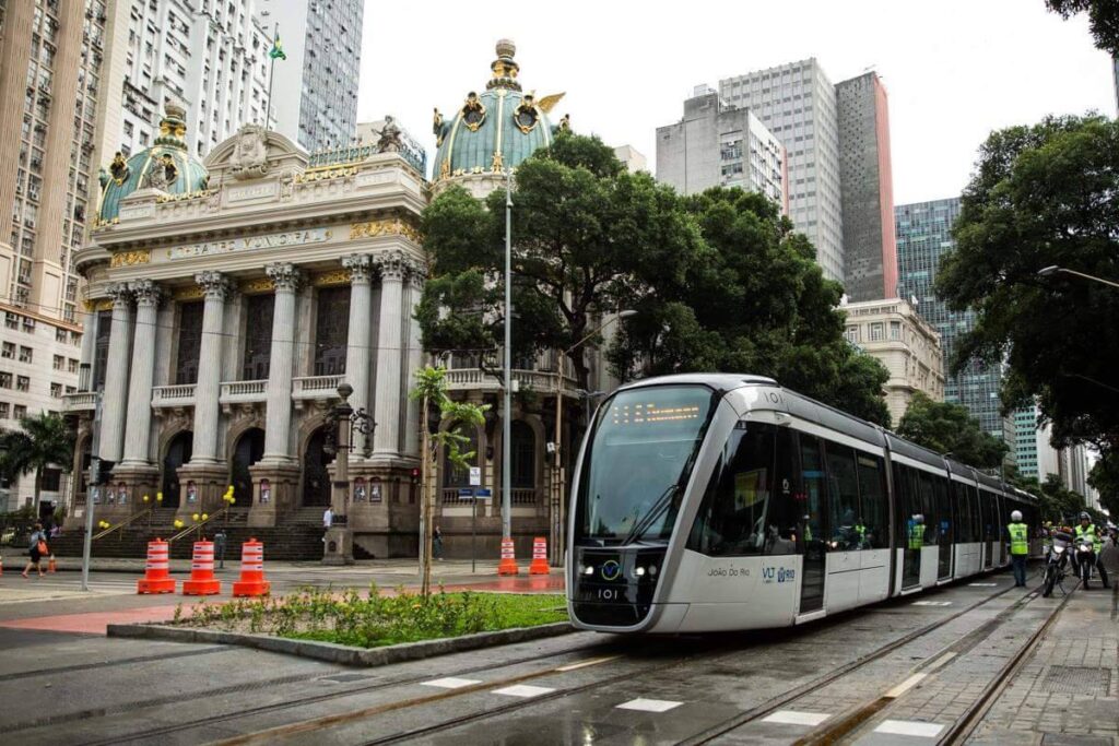 Passeio caminhada no Centro Histórico do Rio: Cultura e História a Pé Descubra a essência do Rio de Janeiro com a ToursRJ