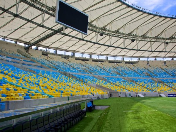 Vamos de Paseo al estadio de futbol Maracanã, el mas grande de Brasil con la ToursRJ